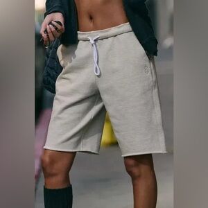 4239. FREE PEOPLE For The Win Long Shorts in Oatmeal Heather Sz XS NWT $58